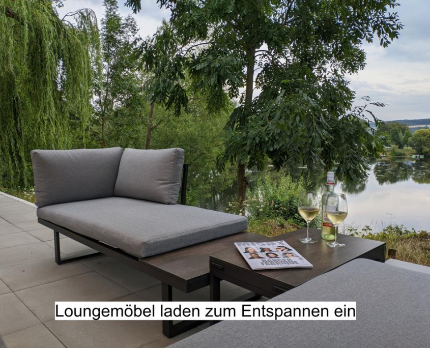 Terrassen-Lounge mit Seeblick am Freizeitgelände Ahlemeye