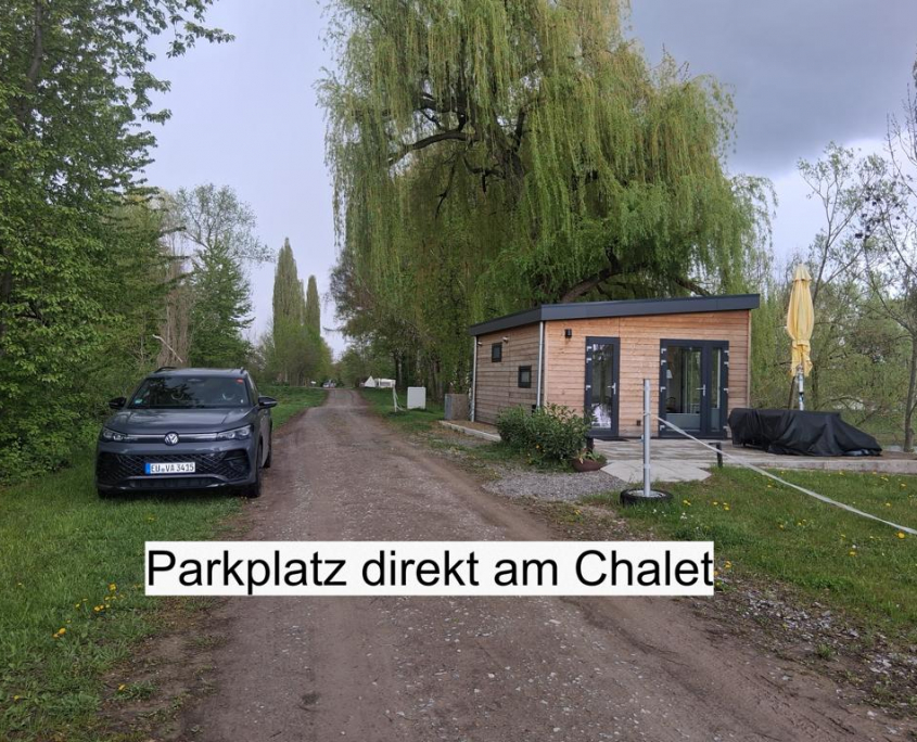Chalet am See mit direktem Parkplatz neben der Unterkunft